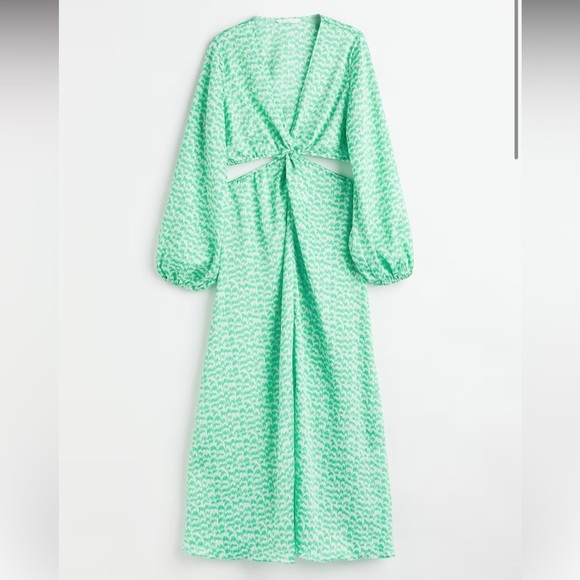 H&M Ballooned-Sleeve Green Print Cut-Out Crepe Dress - Picture 5 of 15